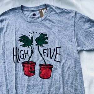 High Five t-shirt cannabis potted plant print NWT men’s medium cotton weed tee